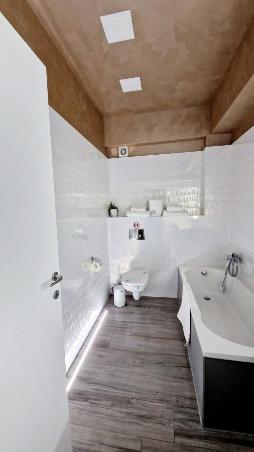 White Tower - Private Studio 106 Mamaia Eksteriør bilde